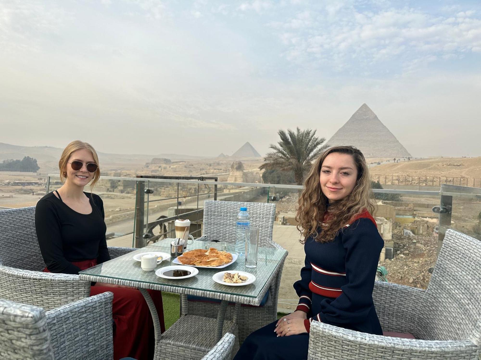 Blue Scarab Pyramids View Hotel 3*