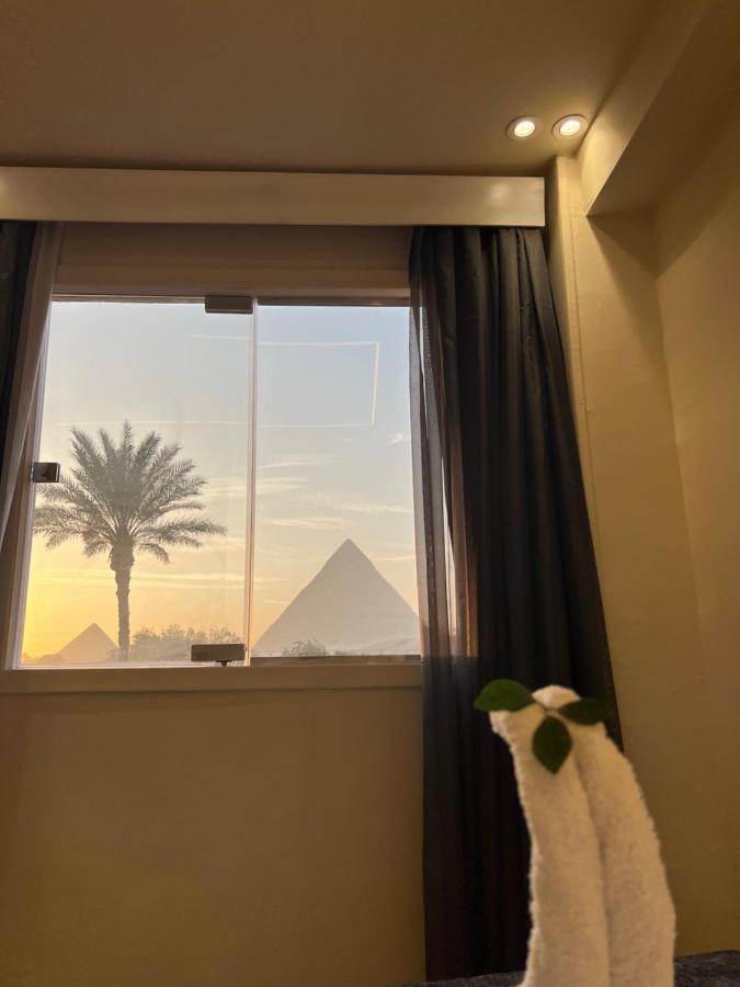 Blue Scarab Pyramids View Hotel 3*